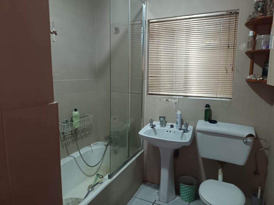 4 Bedroom Property for Sale in Carters Glen Northern Cape